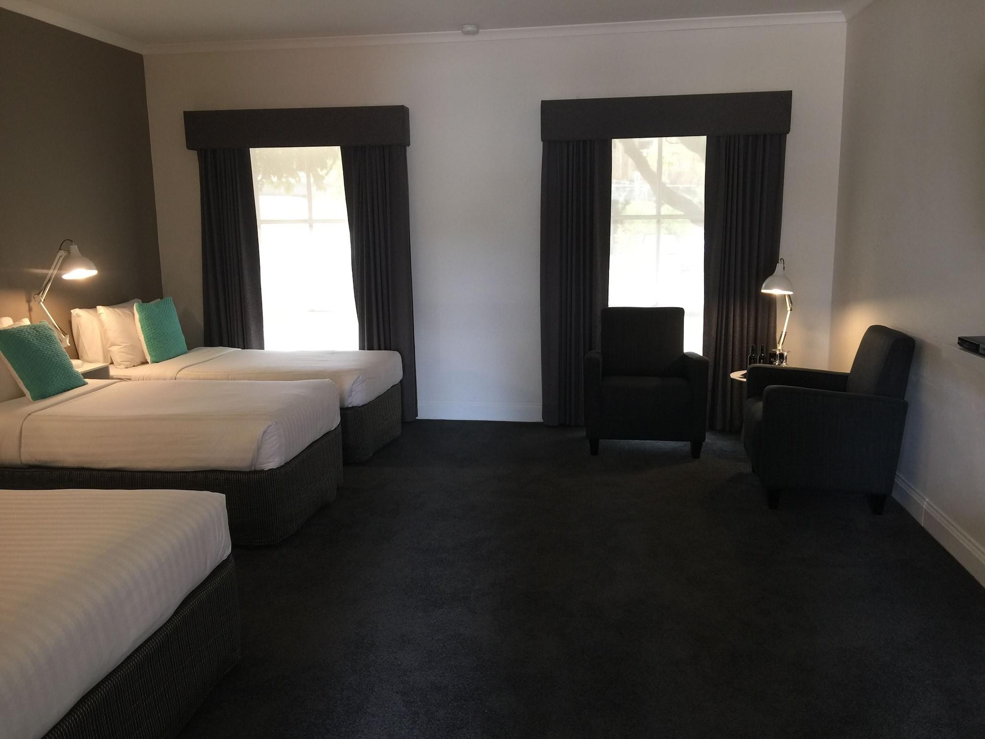 Caledonian Hotel Motel Ечука Екстер'єр фото